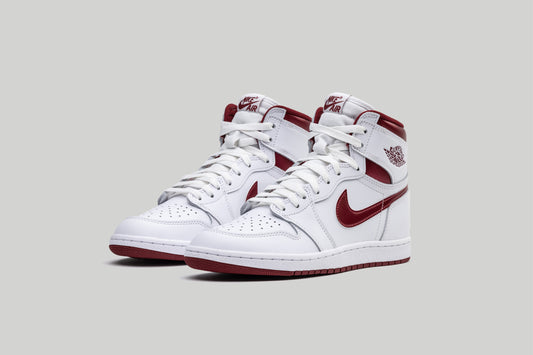 NIKE AIR JORDEN 1 RETRO HIGH '85" METALLIC